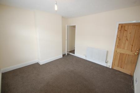 2 bedroom House to let in South Broadway Street, Burton upon Trent, DE14