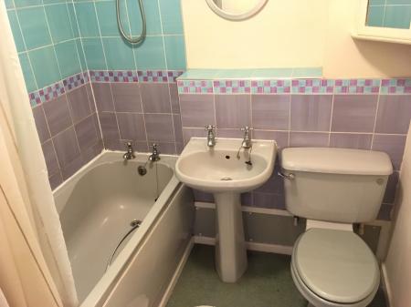 2 bedroom Apartment to let in The Carousels, Burton upon Trent, DE14