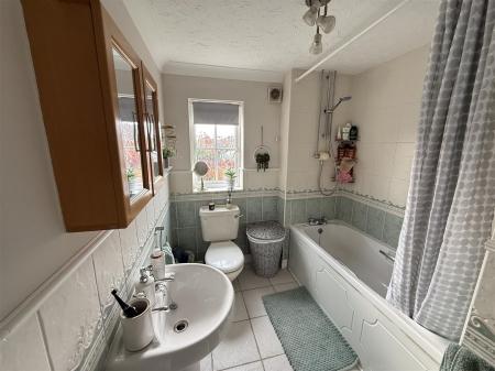 3 bedroom Detached house for sale in Churchward Drive, Stretton, Burton-On-Trent