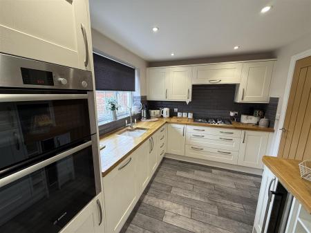 3 bedroom Detached house for sale in Churchward Drive, Stretton, Burton-On-Trent