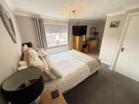 3 bedroom Detached house for sale in Churchward Drive, Stretton, Burton-On-Trent