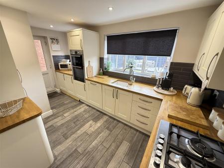 3 bedroom Detached house for sale in Churchward Drive, Stretton, Burton-On-Trent