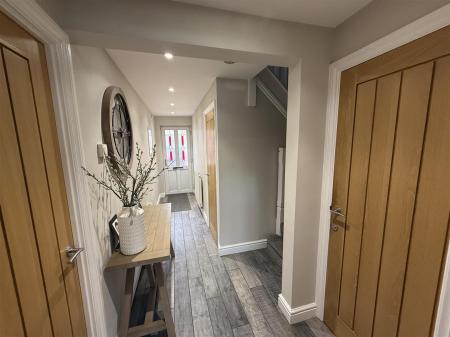3 bedroom Detached house for sale in Churchward Drive, Stretton, Burton-On-Trent