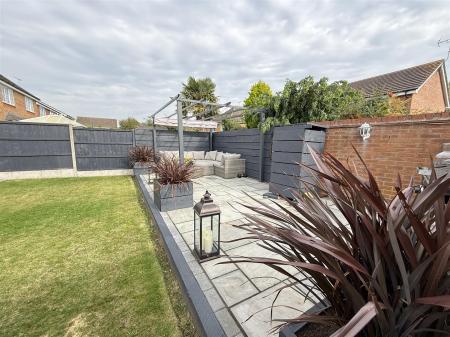 3 bedroom Detached house for sale in Churchward Drive, Stretton, Burton-On-Trent