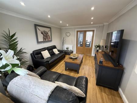 3 bedroom Detached house for sale in Churchward Drive, Stretton, Burton-On-Trent
