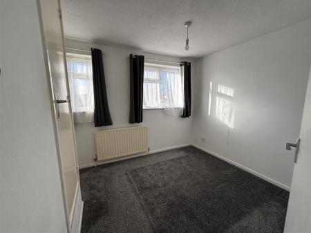 2 bedroom Semi-detached house for sale in Glamis Close, Stretton