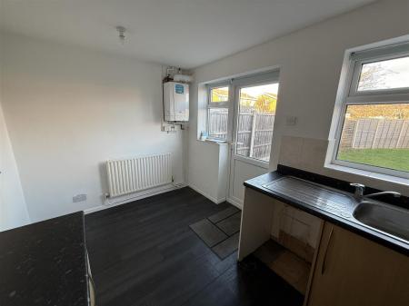 2 bedroom Semi-detached house for sale in Glamis Close, Stretton