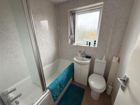 2 bedroom Semi-detached house for sale in Glamis Close, Stretton