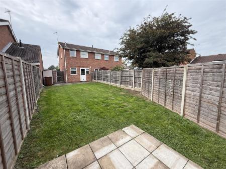 2 bedroom Semi-detached house for sale in Glamis Close, Stretton