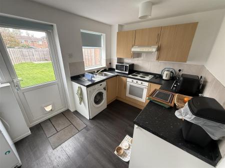 2 bedroom Semi-detached house for sale in Glamis Close, Stretton