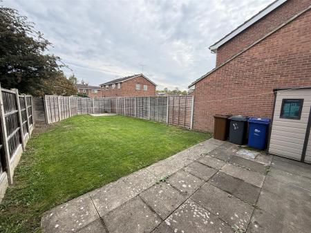 2 bedroom Semi-detached house for sale in Glamis Close, Stretton