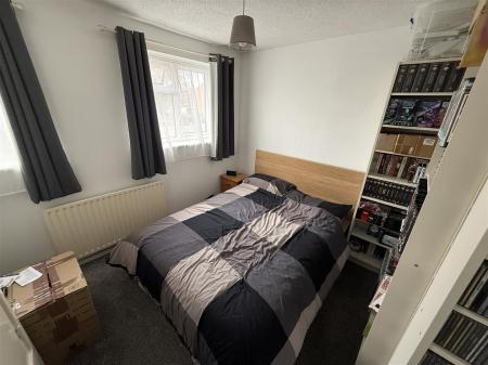 2 bedroom Semi-detached house for sale in Glamis Close, Stretton