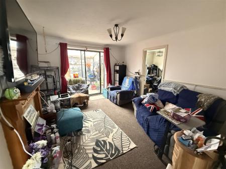 2 bedroom Town house for sale in Wedgewood Close, Burton-On-Trent