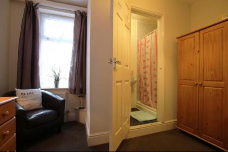 1 bedroom House share to let in Calais Road, Burton upon Trent, DE13