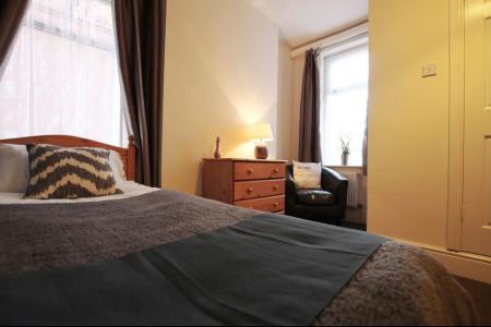 1 bedroom House share to let in Calais Road, Burton upon Trent, DE13