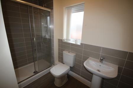 3 bedroom Detached house to let in Bath Road, Derbyshire, Castle Gresley, DE11