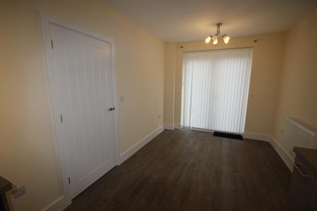 3 bedroom Detached house to let in Bath Road, Derbyshire, Castle Gresley, DE11