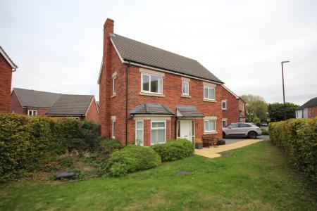 3 bedroom Detached house to let in Bath Road, Derbyshire, Castle Gresley, DE11