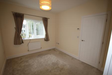 3 bedroom Detached house to let in Bath Road, Derbyshire, Castle Gresley, DE11