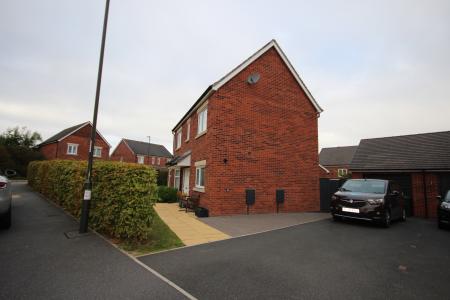 3 bedroom Detached house to let in Bath Road, Derbyshire, Castle Gresley, DE11