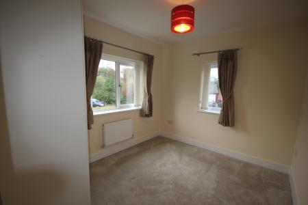 3 bedroom Detached house to let in Bath Road, Derbyshire, Castle Gresley, DE11