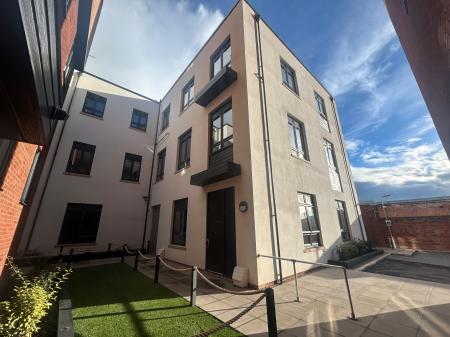 1 bedroom Flat to let in Fleet Street, Burton upon Trent, DE14