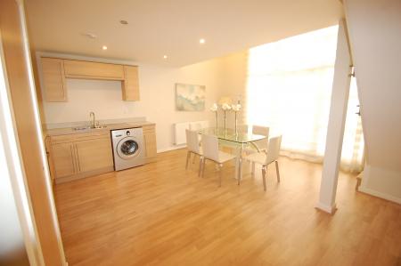 2 bedroom Duplex to let in Grants Yard, Staffordshire, Burton upon Trent, DE14