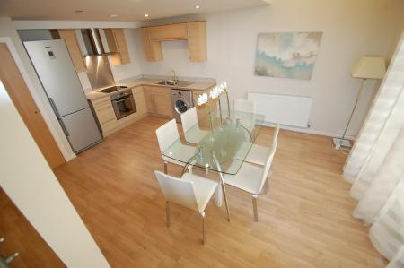 2 bedroom Duplex to let in Grants Yard, Staffordshire, Burton upon Trent, DE14