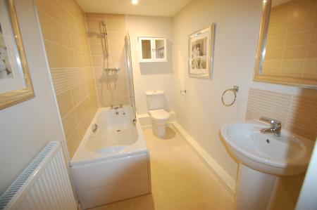2 bedroom Duplex to let in Grants Yard, Staffordshire, Burton upon Trent, DE14