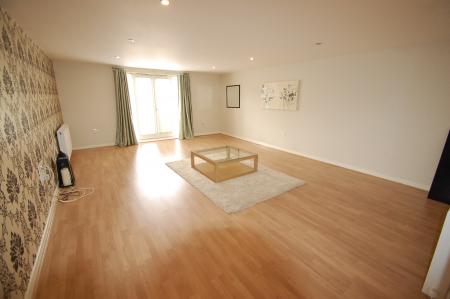 2 bedroom Duplex to let in Grants Yard, Staffordshire, Burton upon Trent, DE14