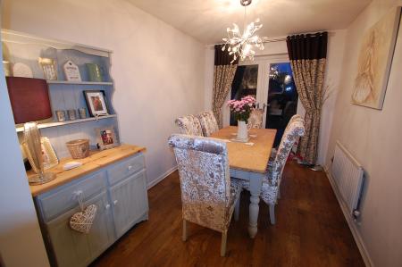 3 bedroom Detached house to let in Alders Brook, Derbyshire, Hilton, DE65