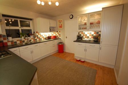 3 bedroom Detached house to let in Alders Brook, Derbyshire, Hilton, DE65