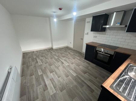 1 bedroom Studio flat to let in High Street, Staffordshire, Burton upon Trent, DE14