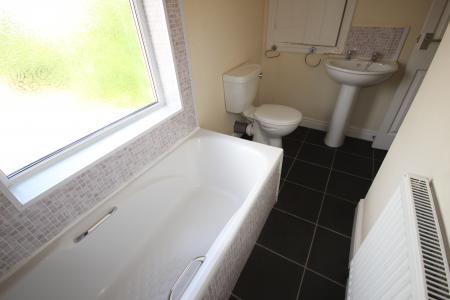 2 bedroom House to let in Victoria Crescent, Burton upon Trent, DE14