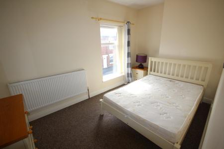 2 bedroom House to let in Victoria Crescent, Burton upon Trent, DE14