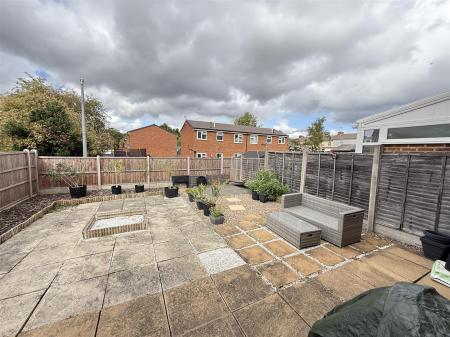 2 bedroom Town house for sale in Cedar Road, Castle Gresley, Swadlincote