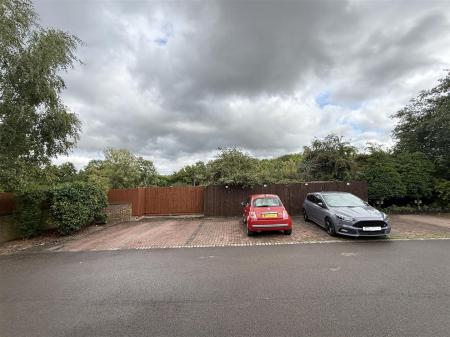 2 bedroom Town house for sale in Goseley Avenue, Hartshorne, Swadlincote