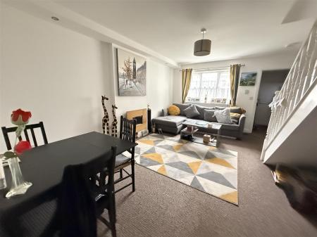 2 bedroom Town house for sale in Goseley Avenue, Hartshorne, Swadlincote