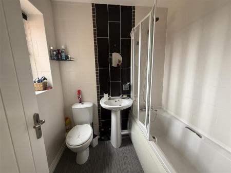 2 bedroom Town house for sale in Goseley Avenue, Hartshorne, Swadlincote