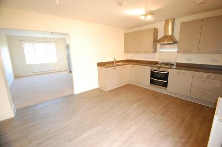 3 bedroom House to let in Thorntree Lane, Branston, DE14