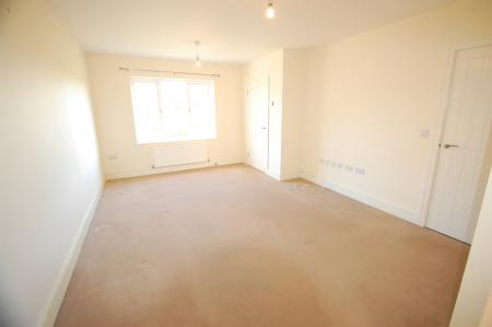 3 bedroom House to let in Thorntree Lane, Branston, DE14
