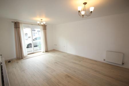 2 bedroom Flat to let in Moor Street, Staffordshire, Burton upon Trent, DE14