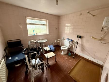 5 bedroom Detached house for sale in St Peters Street, Stapenhill, Burton on Trent