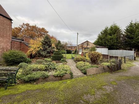 5 bedroom Detached house for sale in St Peters Street, Stapenhill, Burton on Trent