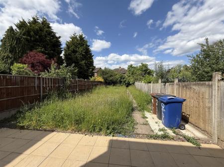 3 bedroom Semi-detached house to let in Belvedere Road, Staffordshire, Burton upon Trent, DE13