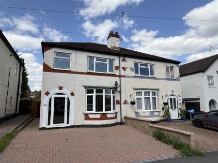 Belvedere Road, Staffordshire, Burton upon Trent, DE13