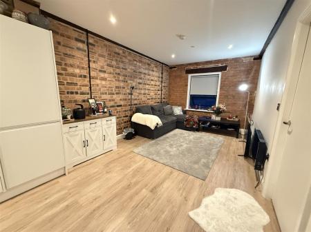 2 bedroom Apartment for sale in Wetmore Road, Burton-On-Trent