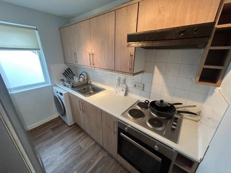 2 bedroom Flat to let in Ashby Road, Staffordshire, Burton upon Trent, DE15