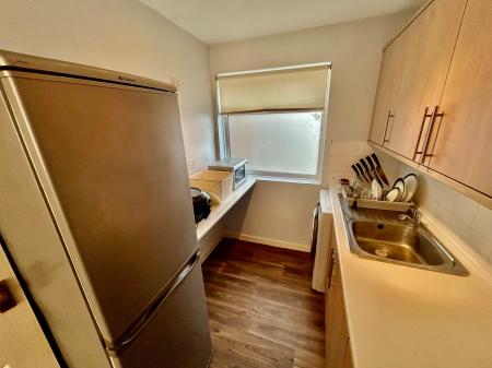 2 bedroom Flat to let in Ashby Road, Staffordshire, Burton upon Trent, DE15