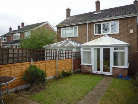 2 bedroom House to let in Cottage Close, Swadlincote, DE11